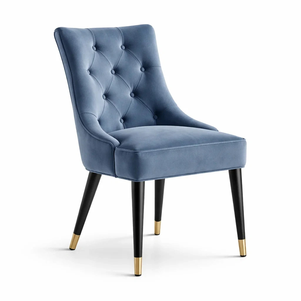 Sedia in velluto blu con gambe in legno e dettagli in metallo