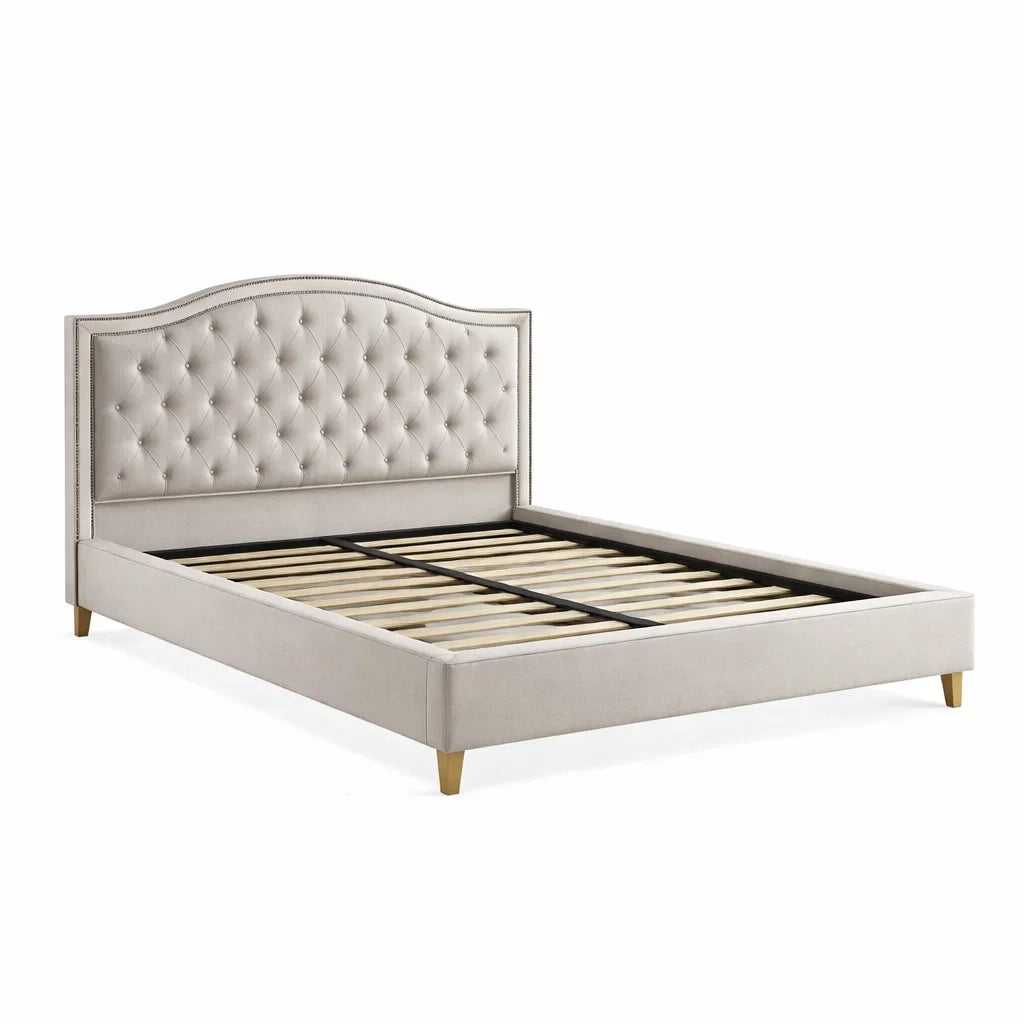 Letto matrimoniale con testiera trapuntata in tessuto crema