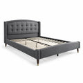 Letto matrimoniale in tessuto grigio con struttura in legno